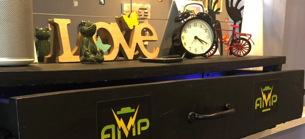 amp Chargr self Charger